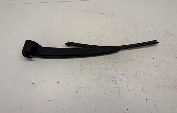 Volkswagen Golf Plus Rear wiper blade arm