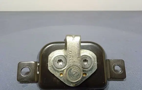Dacia Dokker Rear door lock 825704845R