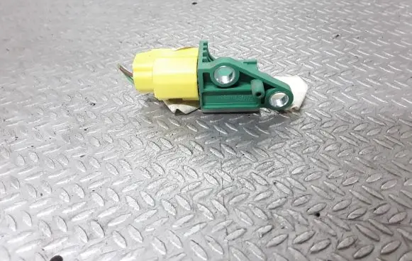 Volkswagen PASSAT B6 Airbag deployment crash/impact sensor 8K0973323S