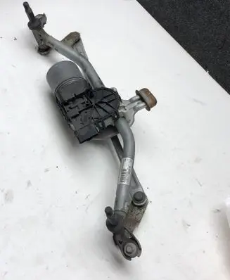 Front wiper linkage and motor