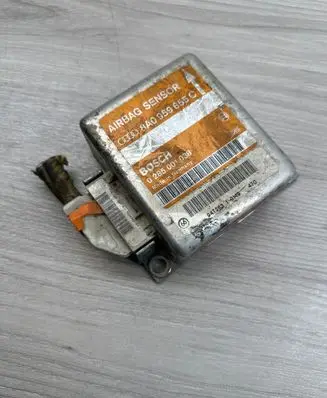Audi A6 S6 C4 4A Airbag control unit/module 8A0959655C 94T28310149 0285001038