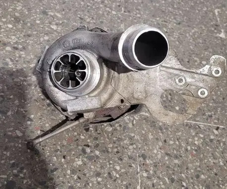 Audi Q7 4L Turbo 057145722Q