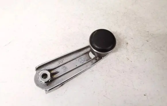 Mercedes-Benz C W202 Front door window winding handle 