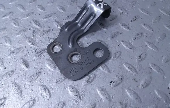 Jaguar I-Pace Fender mounting bracket J9D316291AC