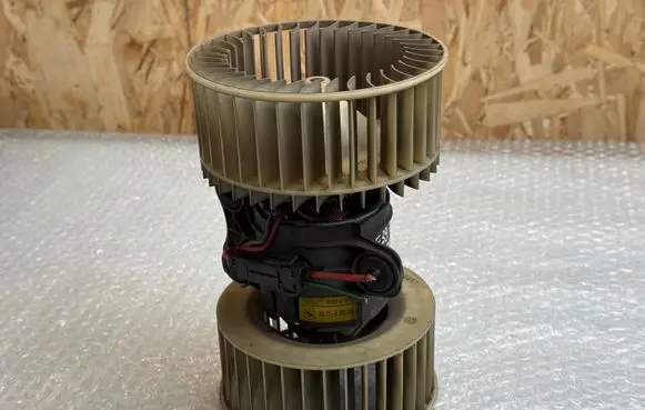 BMW 5 E39 Heater fan/blower 8385558 83855589 641183855589