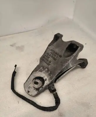 BMW 5 E60 E61 Engine mounting bracket 6770634 23191310 28S051