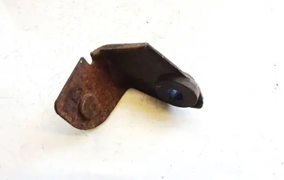 Nissan Primera Radiator mount bracket