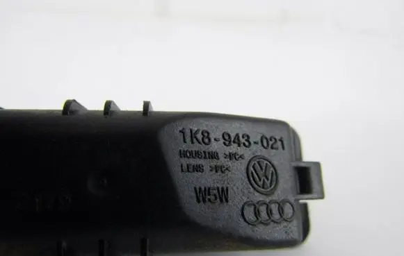 Volkswagen Golf VI Number plate light 1k8943021