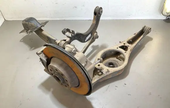 Audi Q3 8U Rear wheel hub