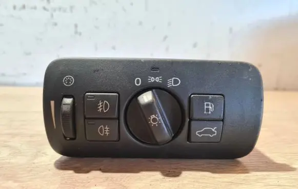 Volvo V70 Light switch 30739414
