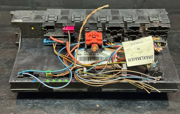 Mercedes-Benz E W211 Fuse module 2115459301 5DK00804729
