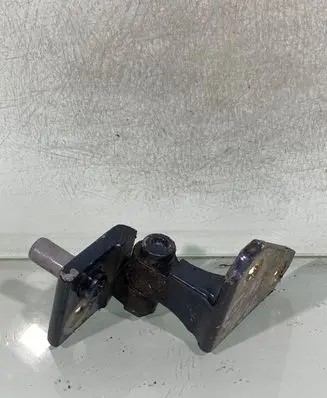 Volkswagen Golf V Front door upper hinge