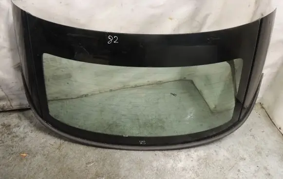 Volvo C70 Rear windscreen/windshield window D82