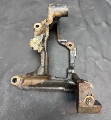 Toyota Hilux (AN120, AN130) Engine mounting bracket 246W2969