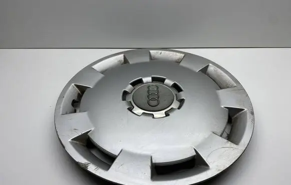 Audi A6 S6 C5 4B R15 wheel hub/cap/trim 8E0601147A