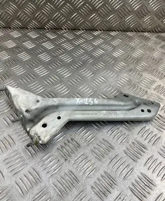 Audi Q5 SQ5 Fender mounting bracket 8R0821136