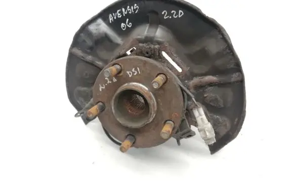 Toyota Avensis T250 Front wheel hub