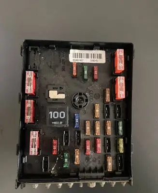 Volkswagen PASSAT B6 Fuse module 3C0937125 05401937