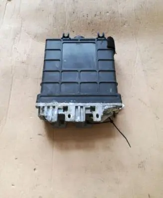 Volkswagen PASSAT B4 Engine control unit/module 0281001312