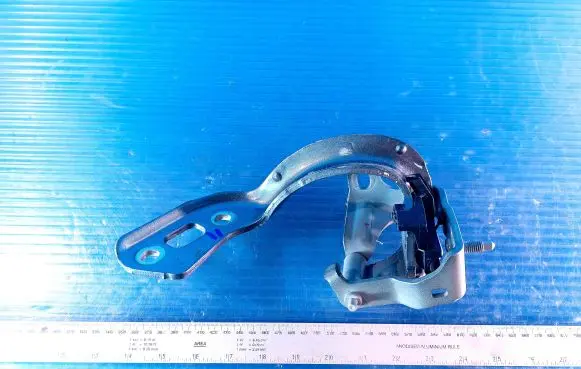 Audi A4 S4 B8 8K Tailgate/trunk/boot hinge 8K9827300