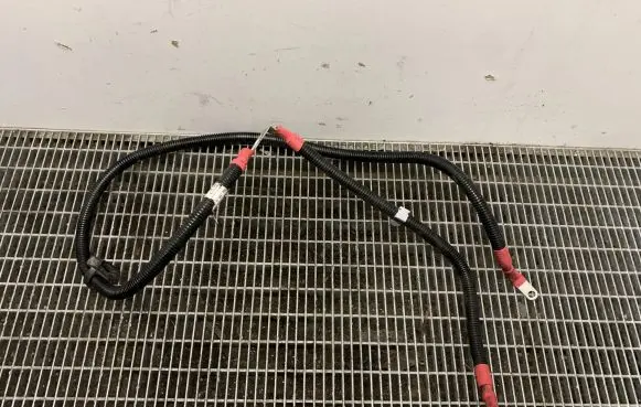 BMW 7 F01 F02 F03 F04 Positive cable (battery) 7582324