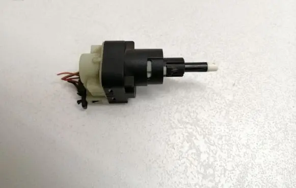 Audi A6 S6 C5 4B Brake pedal sensor switch 0561