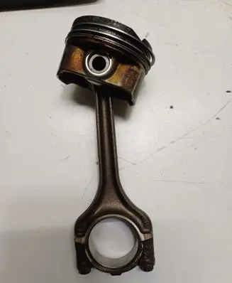 Volkswagen Golf VII Piston with connecting rod CJZ