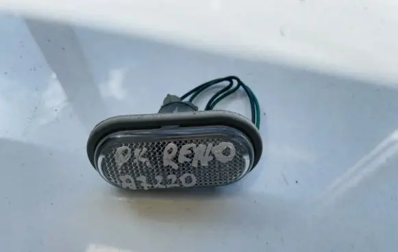 Renault Master II Front fender indicator light 7700847333