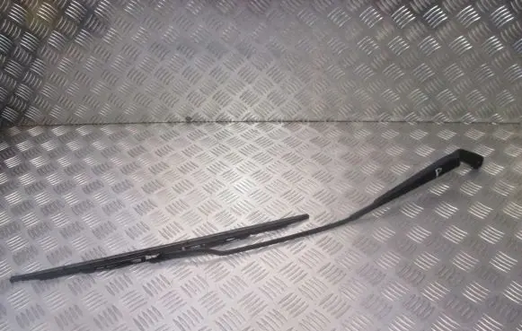Skoda Octavia Mk1 (1U) Front wiper blade arm