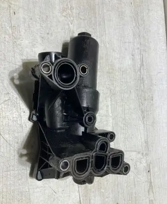 Skoda Superb B8 (3V) Oil filter mounting bracket 05l115389c