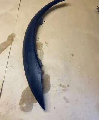 Fender trim (molding)