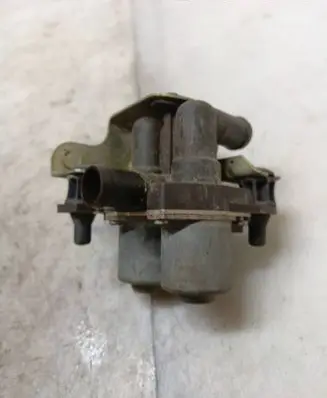 Mercedes-Benz C W202 Coolant heater control valve 1147412078