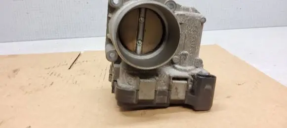 Volkswagen Golf V Throttle valve 03C133062A