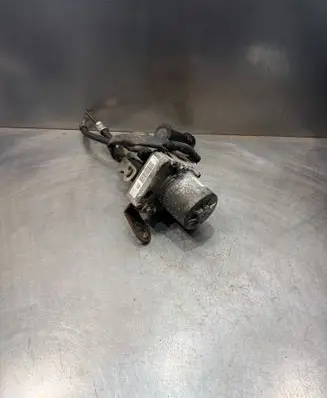 Peugeot 3008 I Power steering pump 9675811080