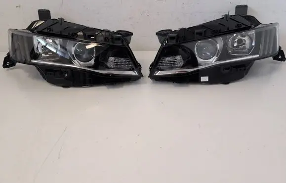 Peugeot 5008 II Headlights/headlamps set 9823144280 90112619