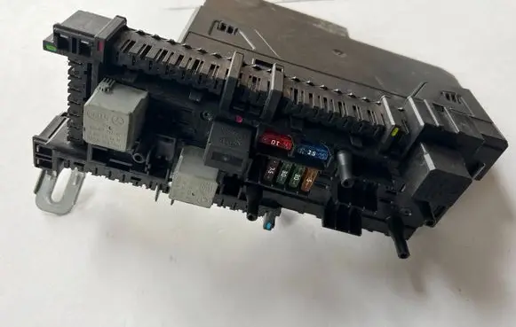 Mercedes-Benz E W212 Fuse module A2129060005 A2129012304 A2129021201