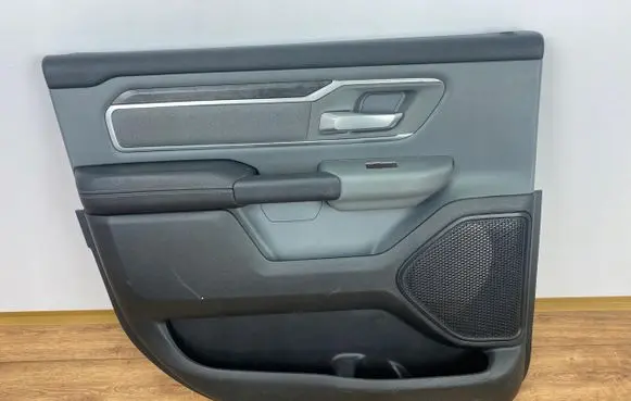 Dodge RAM 1500 DS Rear door card panel trim FC00AAW37453