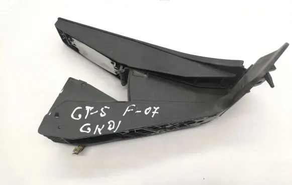 Accelerator throttle pedal