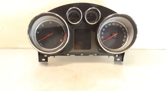 Opel Insignia A Clock 