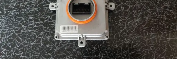 Audi A3 S3 8V Headlight ballast module Xenon 4G0907397P 4UM154367