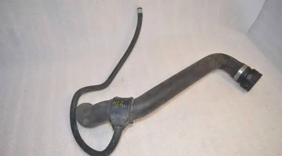 Mercedes-Benz S W220 Engine coolant pipe/hose 2205010082