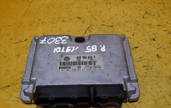 Volkswagen PASSAT B5 Engine control unit/module ECU
