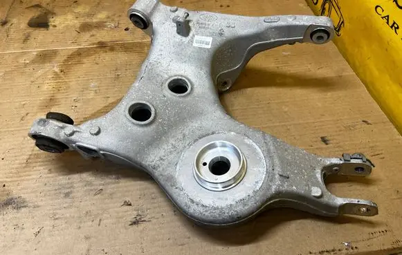 Land Rover Discovery 5 Rear control arm JPLA5B530AA