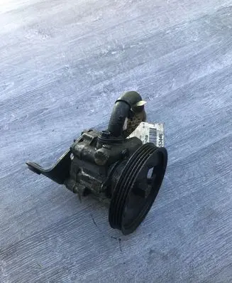 Mazda 626 Power steering pump