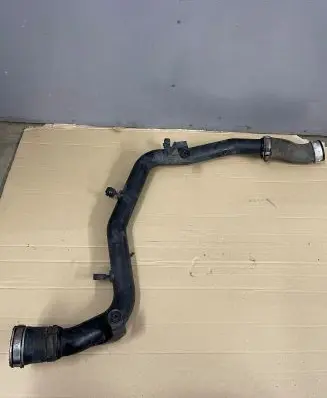 Audi Q7 4L Intercooler hose/pipe 7L6145795S 7L6145770M