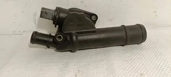 Volkswagen PASSAT B6 Engine coolant pipe/hose 03G121132B A66GF30