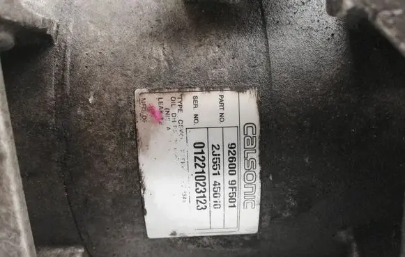 Nissan NP300 Air conditioning (A/C) compressor (pump) 926009F501