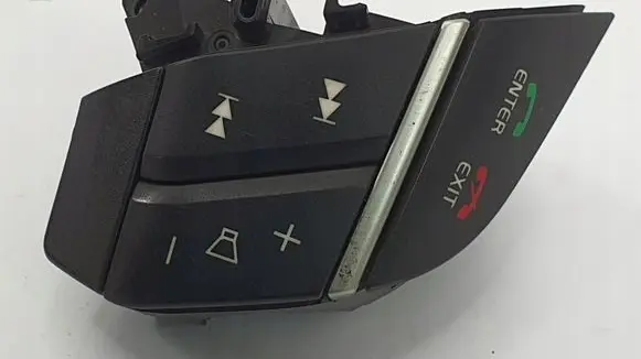 Volvo XC90 Steering wheel buttons/switches 30710708