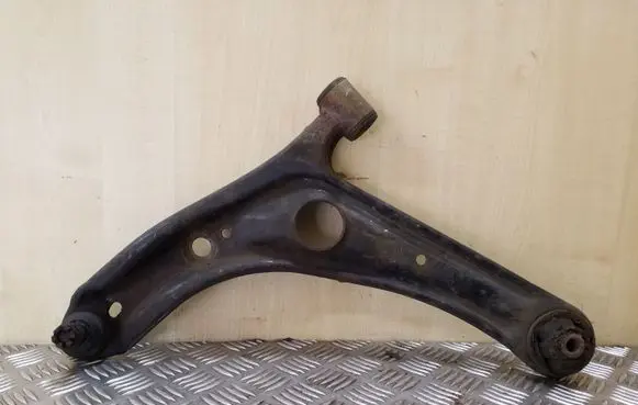 Toyota Yaris Front lower control arm/wishbone