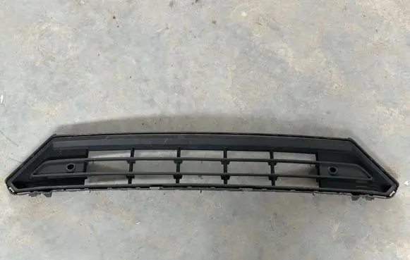 Volvo XC40 Front bumper lower grill 32136098
